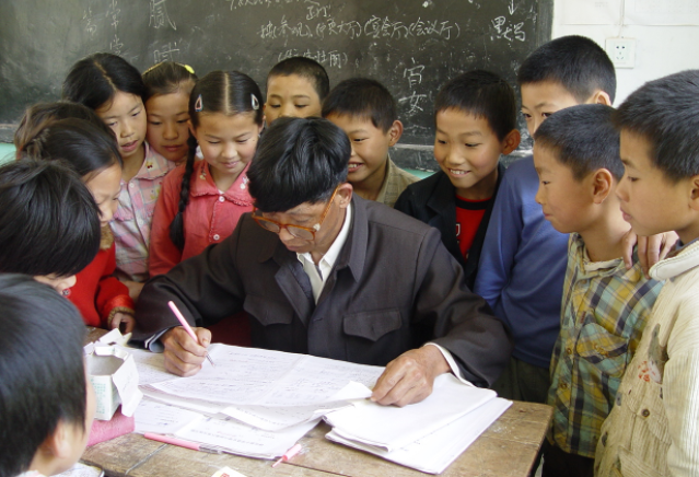 继续加快边远艰苦地区村庄学校教师周转宿舍建设完善以公租房 继续加快边远艰苦地区村庄学校教师周转宿舍建设完善以公租房